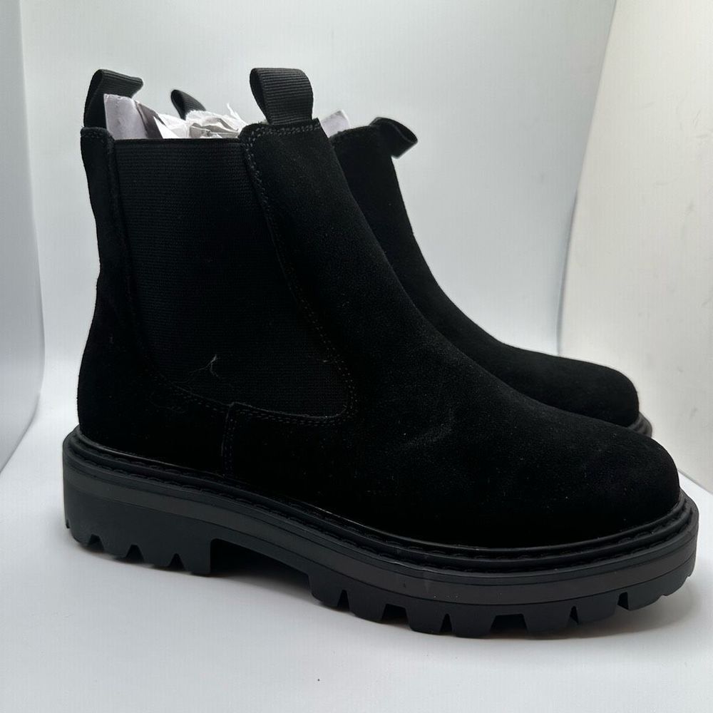 CUSHIONAIRE Women's Genuine Suede Chelsea boot +Memory Foam 7 WIDE BLACK